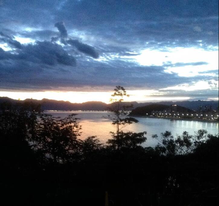 까라과따뚜바 Por De Sol No Mar Da Cama 빌라 외부 사진